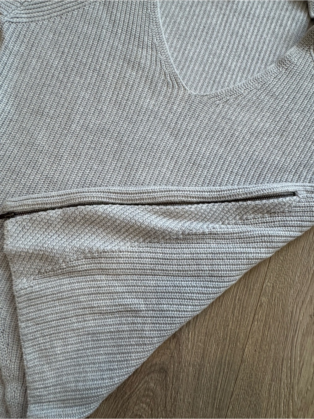 V-Neck Ribbed Knit Women's Sweater with side zippers - Light Gray - Picture 12 of 13